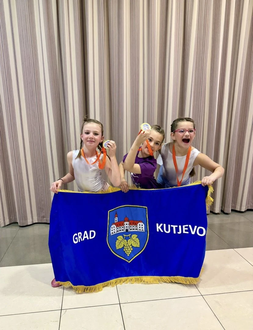 Kutjevo ponosno: Mladi plesači i mažoretkinje briljirali u Pragu!