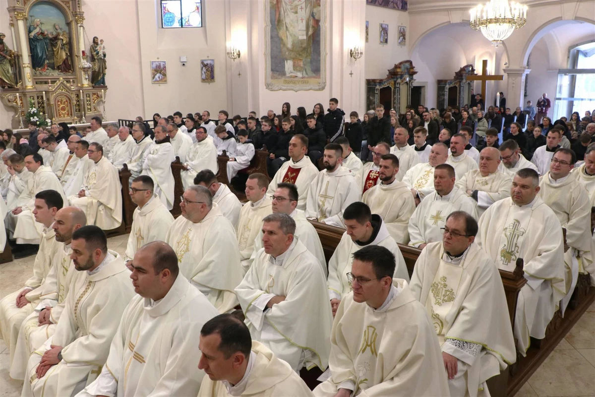 Misa posvete ulja u požeškoj Katedrali