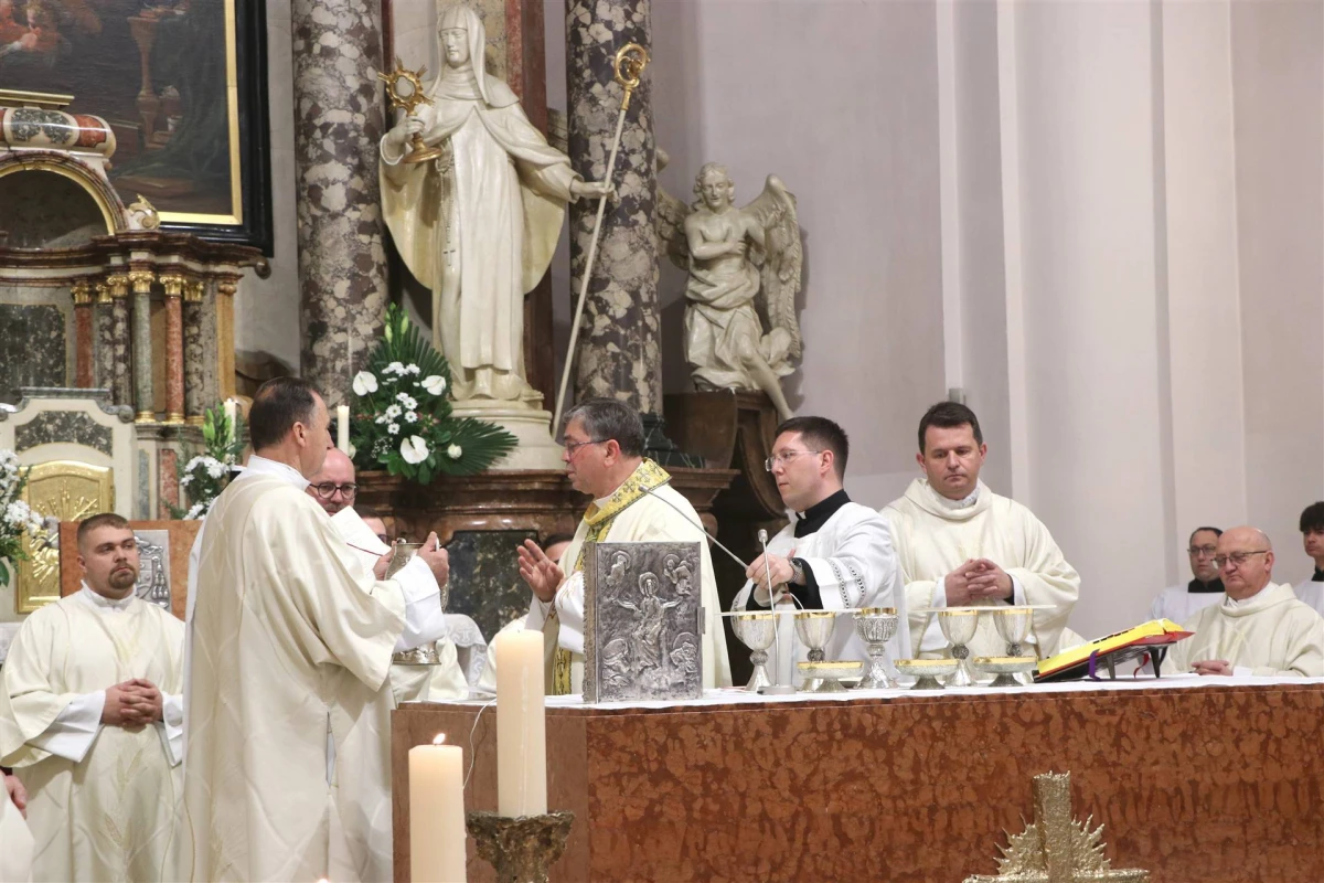 Misa posvete ulja u požeškoj Katedrali