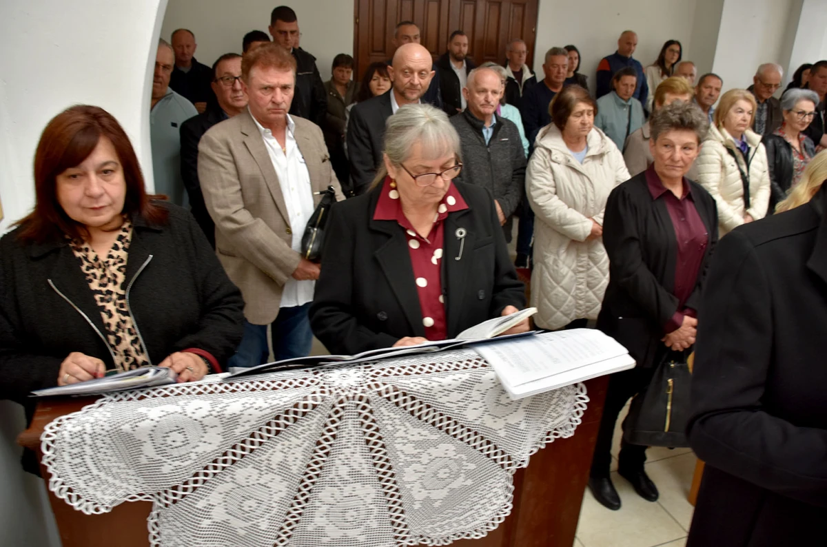 USKRSNA LITURGIJA U POŽEGI: Vjernici uz paroha Petrovića proslavili najveći kršćanski blagdan