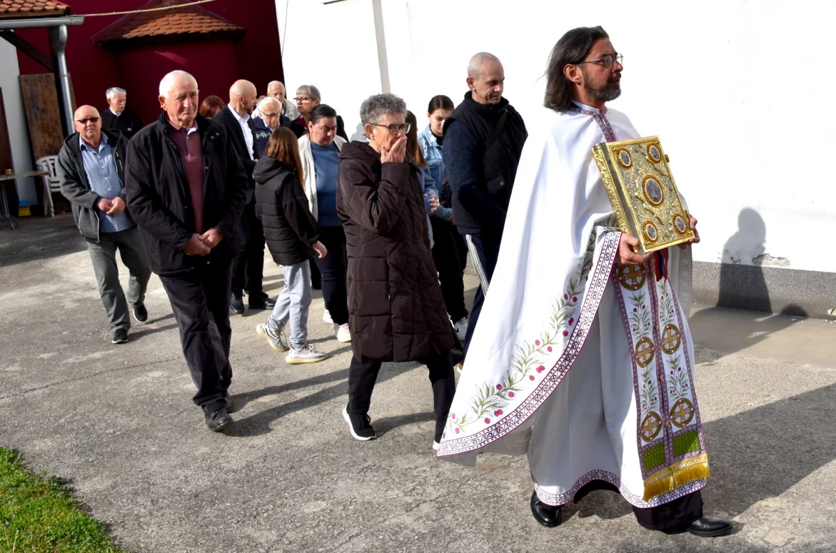 USKRSNA LITURGIJA U POŽEGI: Vjernici uz paroha Petrovića proslavili najveći kršćanski blagdan
