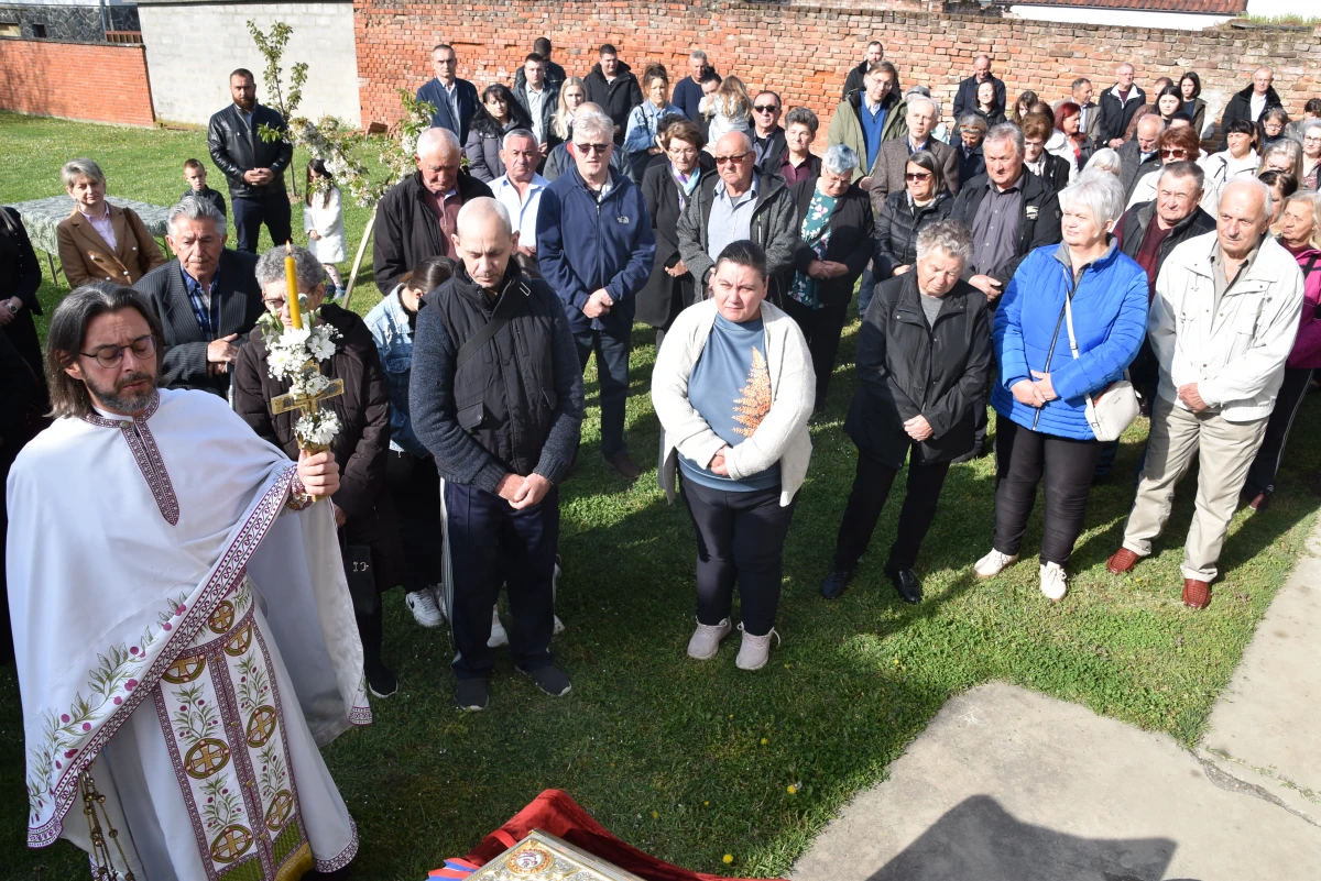 USKRSNA LITURGIJA U POŽEGI: Vjernici uz paroha Petrovića proslavili najveći kršćanski blagdan