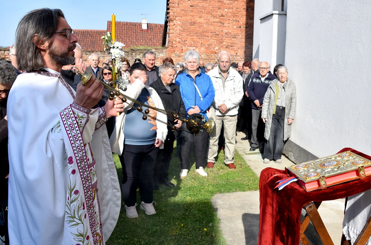 USKRSNA LITURGIJA U POŽEGI: Vjernici uz paroha Petrovića proslavili najveći kršćanski blagdan