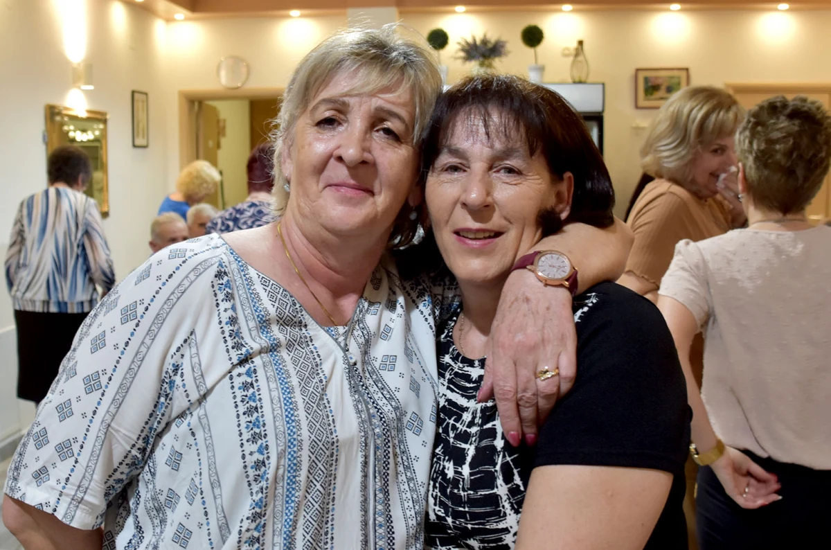 RASPLESANA SUBOTA U POŽEGI: Uz grupu Gold zabava u dvorani Luki potrajala do sitnih sati