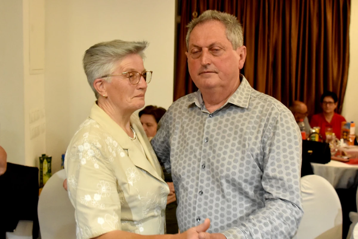 RASPLESANA SUBOTA U POŽEGI: Uz grupu Gold zabava u dvorani Luki potrajala do sitnih sati