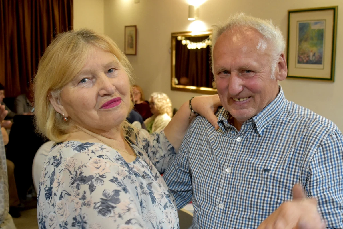 RASPLESANA SUBOTA U POŽEGI: Uz grupu Gold zabava u dvorani Luki potrajala do sitnih sati