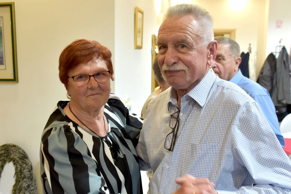 RASPLESANA SUBOTA U POŽEGI: Uz grupu Gold zabava u dvorani Luki potrajala do sitnih sati