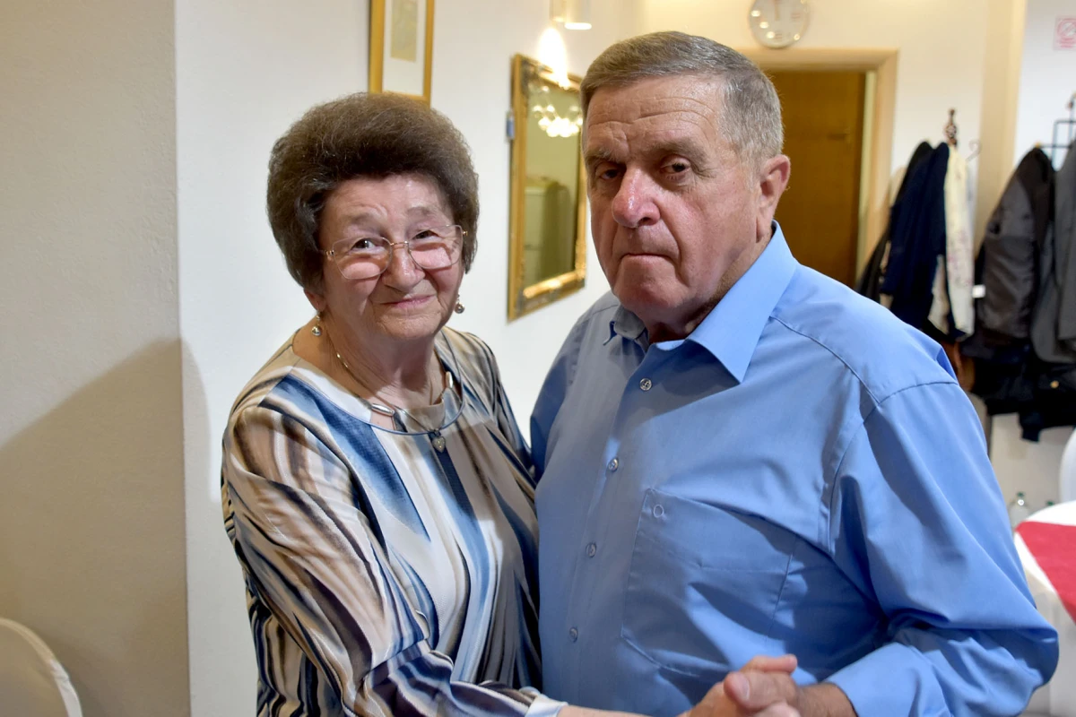 RASPLESANA SUBOTA U POŽEGI: Uz grupu Gold zabava u dvorani Luki potrajala do sitnih sati