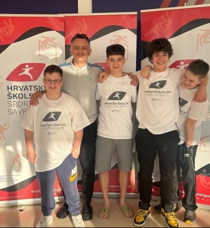 Državni prvaci su stolnotenisači škole Dobriše Cesarić