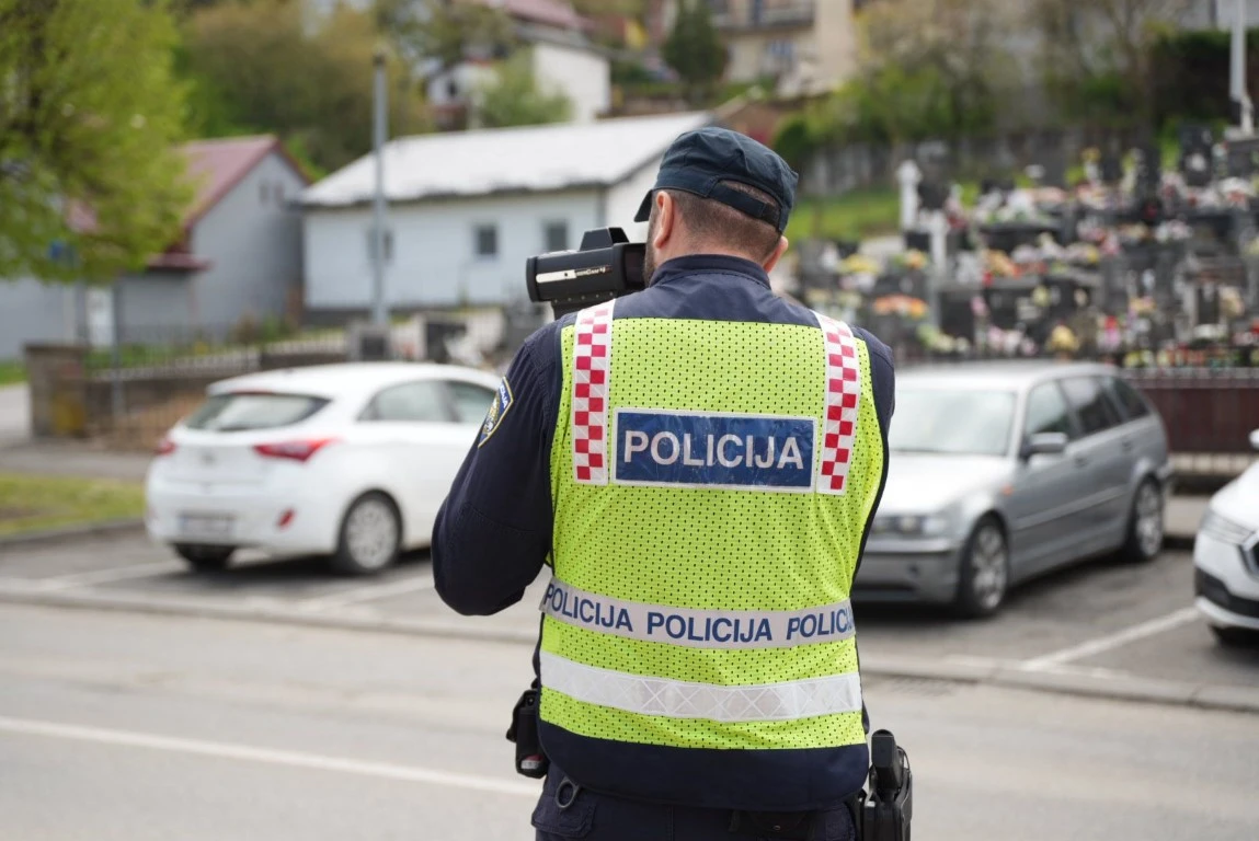 Evo gdje najčešće “padaju” vozači zbog brzine: Građani označili opasne ceste