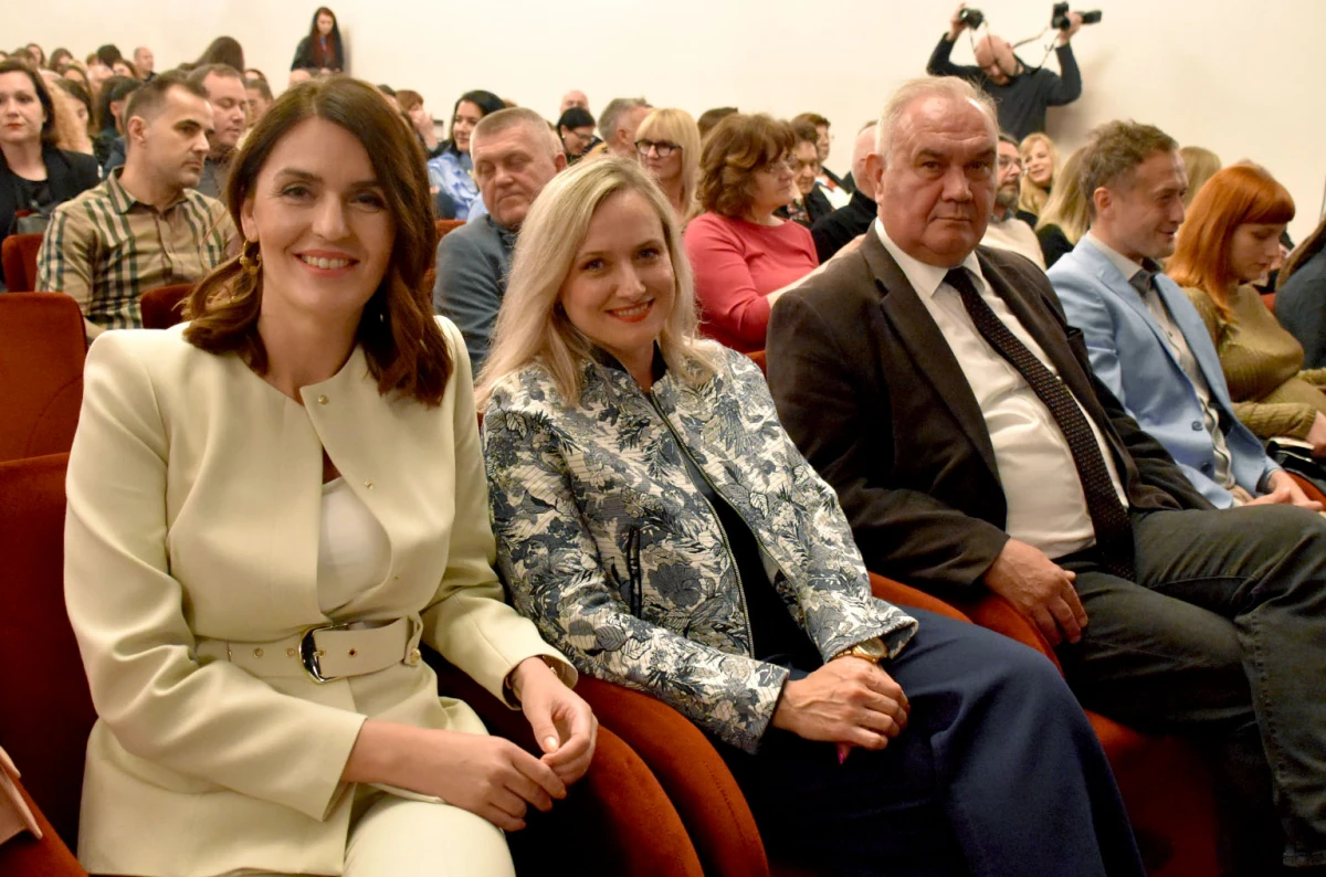 Hit komedija „Pidžama za šestero“ oduševila publiku u Požegi