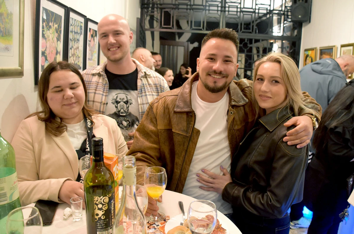 Hit komedija „Pidžama za šestero“ oduševila publiku u Požegi