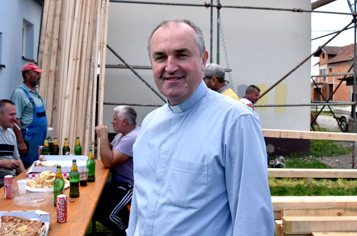 VELIKA OBNOVA U RAMANOVCIMA: Mještani i volonteri uređuju kapelu Sv. Jelene za zlatni jubilej