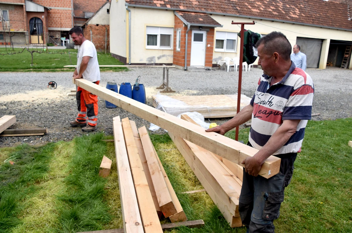 VELIKA OBNOVA U RAMANOVCIMA: Mještani i volonteri uređuju kapelu Sv. Jelene za zlatni jubilej