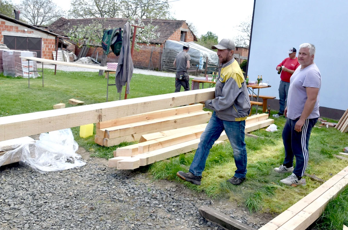 VELIKA OBNOVA U RAMANOVCIMA: Mještani i volonteri uređuju kapelu Sv. Jelene za zlatni jubilej
