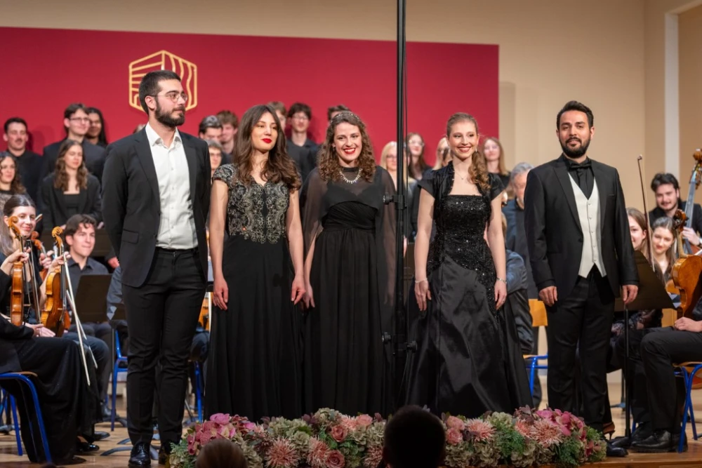 Glazbena večer u Požegi: Studenti Muzičke akademije i maestro Tarbuk oduševili izvedbom Mozarta