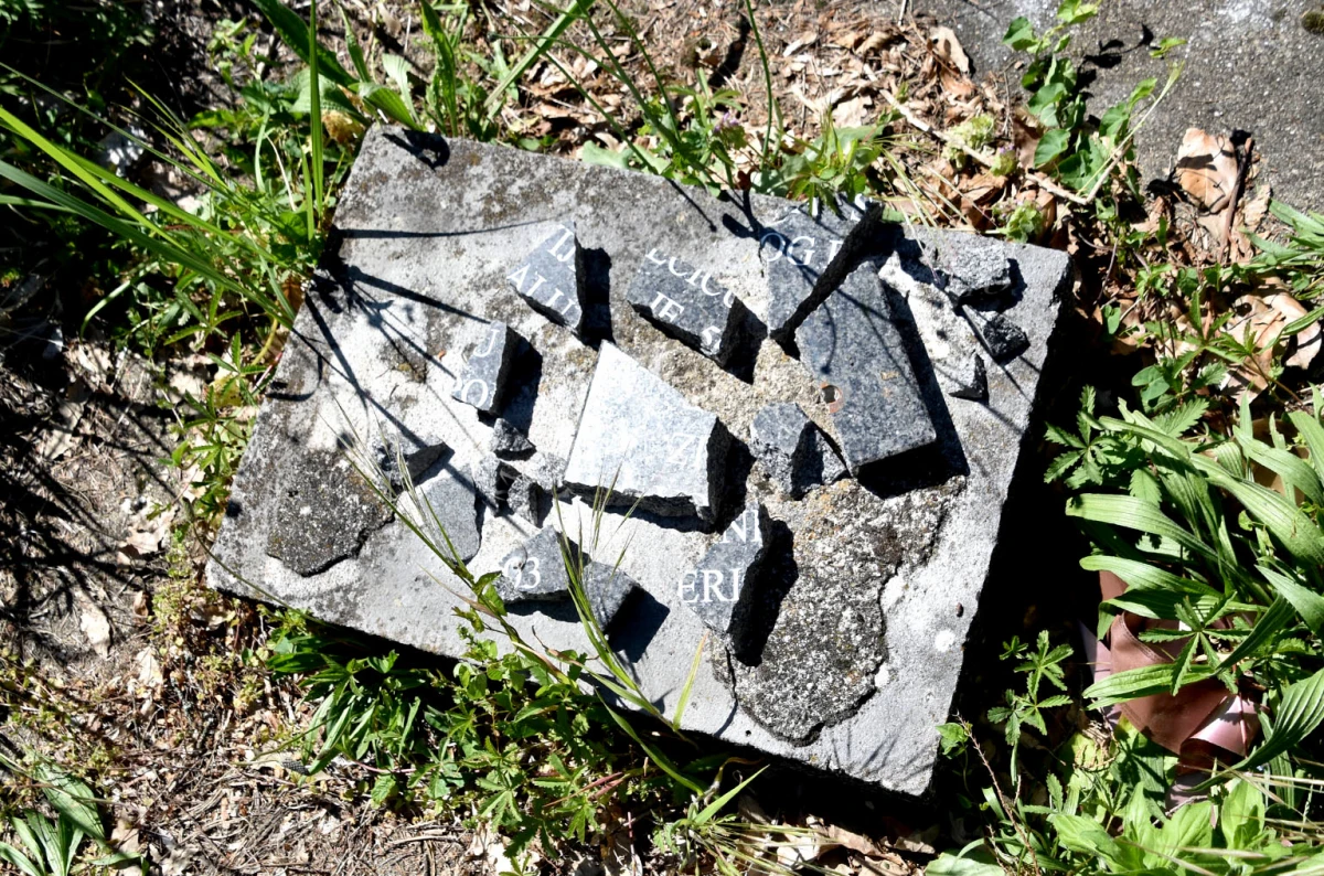 Vandalizam u Sloboštini: Oskvrnjen spomenik žrtvama fašističkog terora