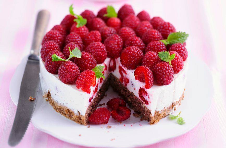 SB Online | Bolja od cheesecakea: Brza i lagana torta s malinama i jogurtom