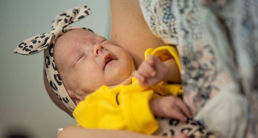 SB Online | Mala Slavonka Elena je najmanja beba u Hrvatskoj rođena s tek 414 grama
