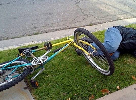 SB Online | U alkoholiziranom stanju, srušio se s biciklom na kolnik